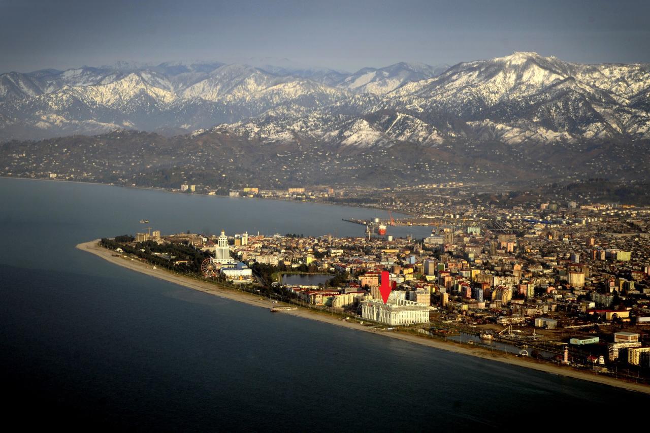 Beautiful House By The Sea Apartment Batumi Bagian luar foto