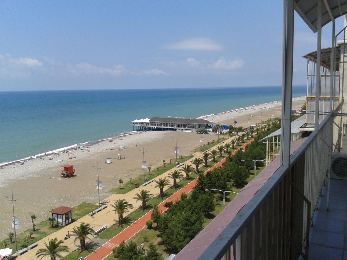 Beautiful House By The Sea Apartment Batumi Bagian luar foto
