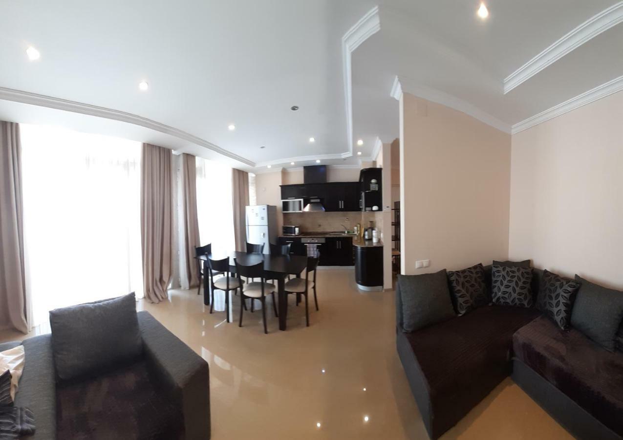 Beautiful House By The Sea Apartment Batumi Bagian luar foto